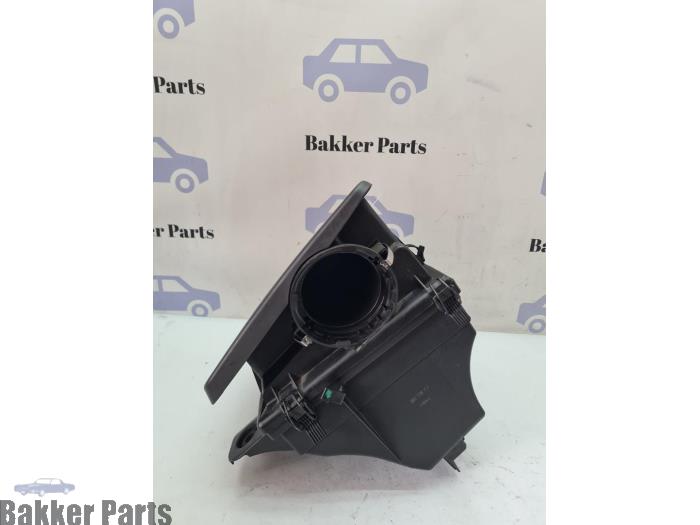 Begagnade Luftfilterhus BMW X3 (E83) 3.0i xDrive 24V Pris € 100,00 Marginaltabell erbjuds av Bakker Parts