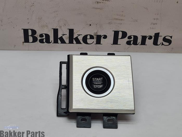 Używane Przelacznik Start/Stop Landrover Range Rover Evoque (LVJ/LVS) 2.0 D 150 16V 5-drs. Cena € 25,00 Procedura marży oferowane przez Bakker Parts