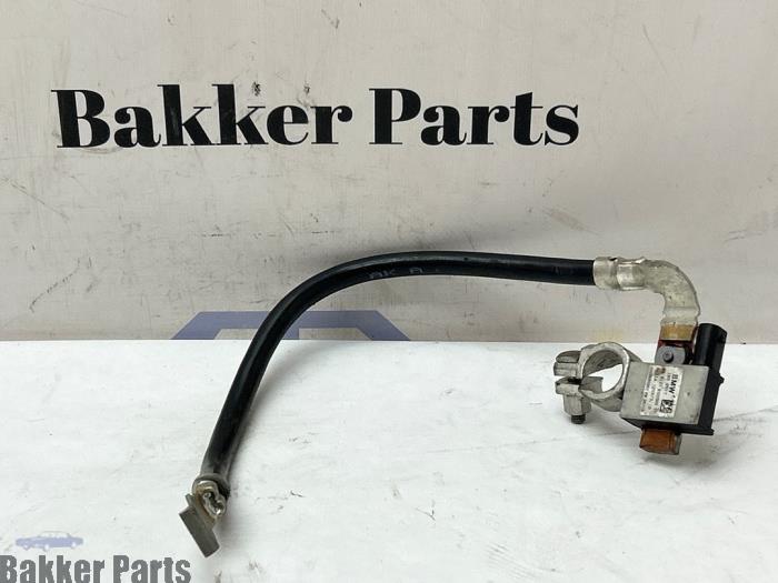Używane Biegun akumulator BMW X3 (E83) 3.0i xDrive 24V Cena € 25,00 Procedura marży oferowane przez Bakker Parts