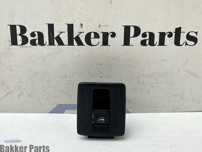 Usados Interruptor de ventanilla eléctrica Volkswagen Scirocco (137/13AD) 1.4 TSI 160 16V Precio € 15,00 Norma de margen ofrecido por Bakker Parts