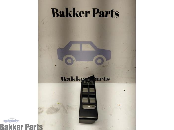 Usados Interruptor de ventanilla eléctrica Landrover Range Rover Evoque (LVJ/LVS) 2.0 D 150 16V 5-drs. Precio € 40,00 Norma de margen ofrecido por Bakker Parts