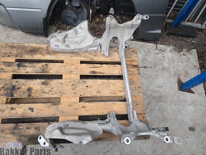 Usados Subchasis Audi Q5 (8RB) 3.0 TFSI V6 24V Quattro Precio € 250,00 Norma de margen ofrecido por Bakker Parts