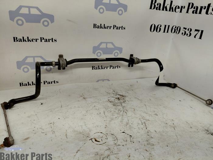 Używane Stabilizator przód Renault Captur I (2R) 1.2 TCE 16V EDC Cena € 60,00 Procedura marży oferowane przez Bakker Parts