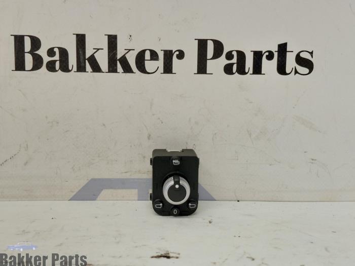 Używane Przelacznik lusterka Audi Q2 (GAB/GAG) 1.4 TFSI 16V Cena € 15,00 Procedura marży oferowane przez Bakker Parts