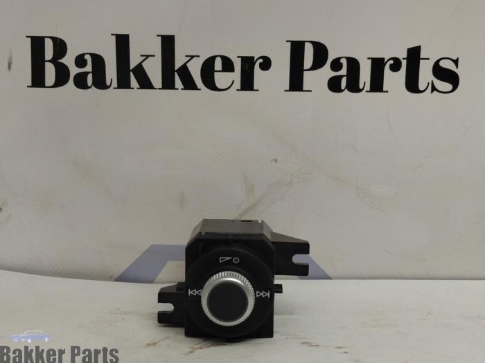 Używane Przelacznik Audi Q2 (GAB/GAG) 1.4 TFSI 16V Cena € 20,00 Procedura marży oferowane przez Bakker Parts