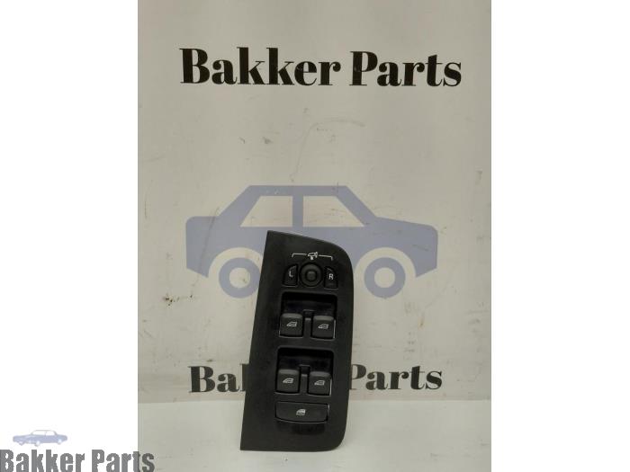 Usados Interruptor de ventanilla eléctrica Volvo V60 II (ZW) 2.0 B4 16V Mild Hybrid Geartronic Precio € 45,00 Norma de margen ofrecido por Bakker Parts