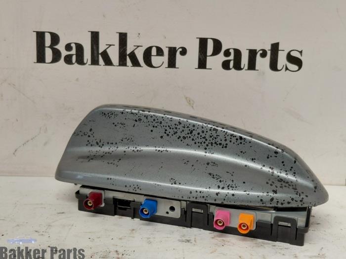 Używane Antena Volvo V60 II (ZW) 2.0 B4 16V Mild Hybrid Geartronic Cena € 50,00 Procedura marży oferowane przez Bakker Parts