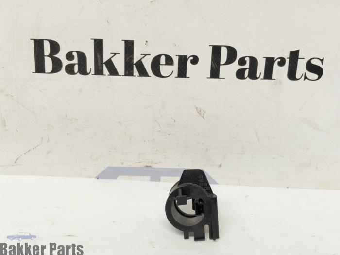Używane Modul keyless vehicle BMW 5 serie (F10) 520d 16V Cena € 20,00 Procedura marży oferowane przez Bakker Parts
