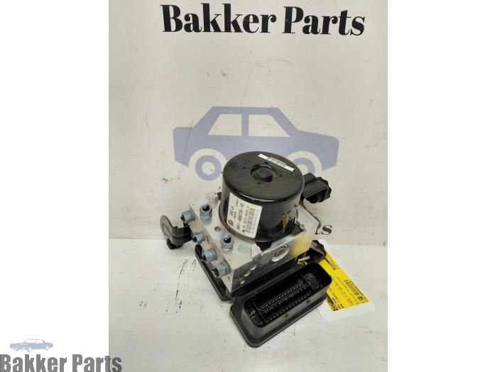 Begagnade ABS-pump BMW 3 serie (F30) 328i 2.0 16V Pris € 150,00 Marginaltabell erbjuds av Bakker Parts