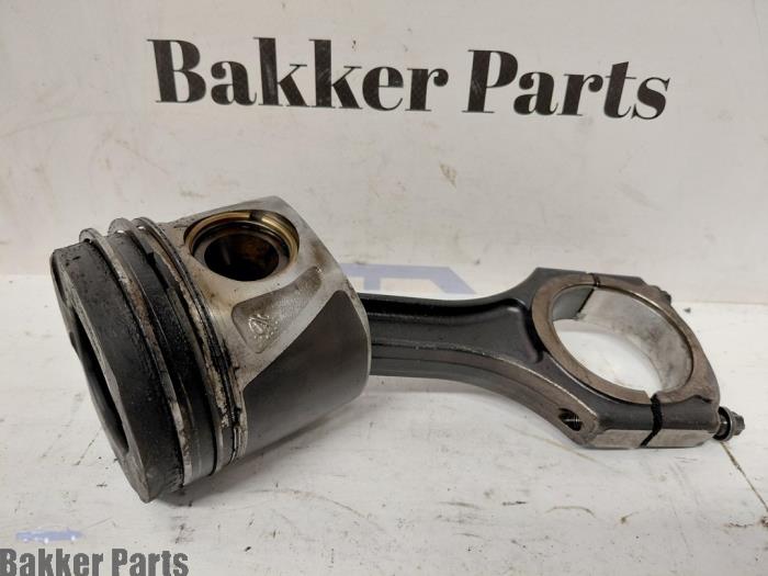 Usagé Piston Mercedes ML III (166) 2.1 ML-250 CDI 16V BlueTEC 4-Matic Prix € 60,00 Règlement à la marge proposé par Bakker Parts