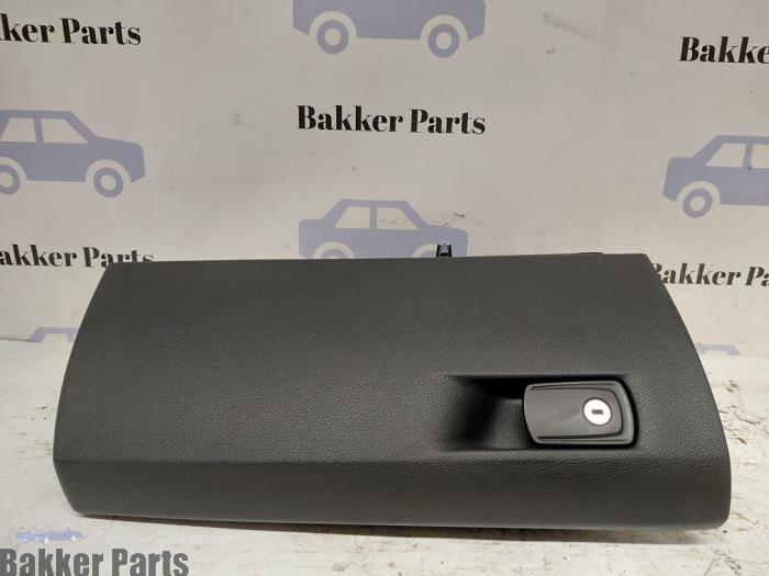 Begagnade Handskfack BMW 3 serie (F30) 328i 2.0 16V Pris € 40,00 Marginaltabell erbjuds av Bakker Parts