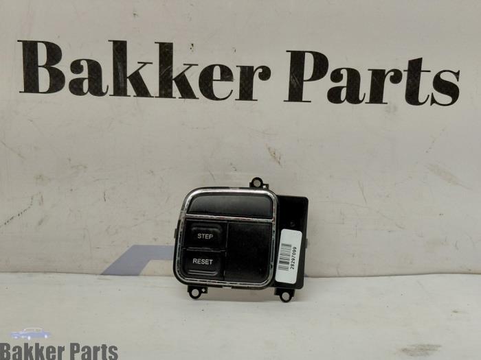 Usados Interruptor (varios) Dodge Ram 1500 (DS/DJ/D2) 5.7 V8 Hemi 1500 4x4 Precio € 45,00 Norma de margen ofrecido por Bakker Parts