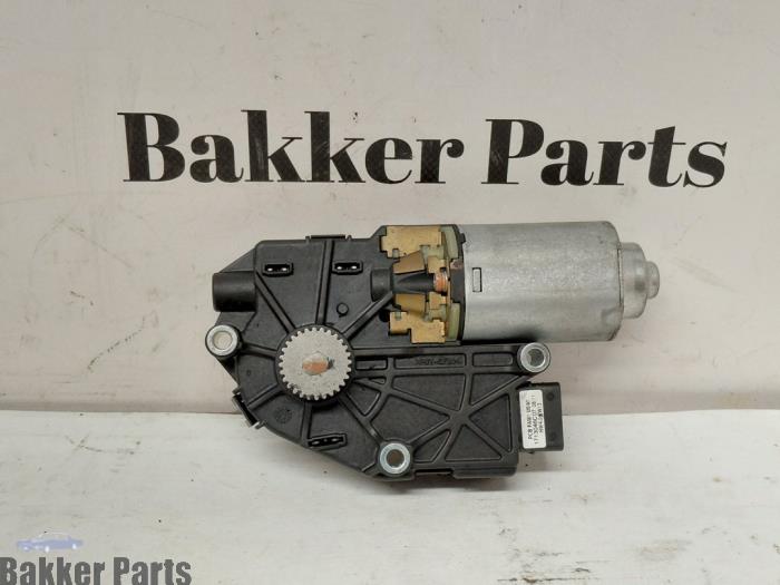 Gebrauchte Schiebedach Motor Peugeot 3008 I (0U/HU) 1.6 16V THP 155 Preis € 75,00 Margenregelung angeboten von Bakker Parts