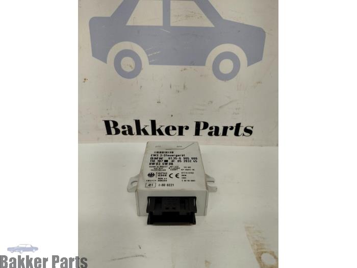 Używane Modul immobilizera BMW 3 serie Touring (E46/3) 320i 24V Cena € 30,00 Procedura marży oferowane przez Bakker Parts