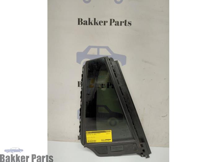 Usados Ventanilla triangular derecha detrás Volvo V60 II (ZW) 2.0 B4 16V Mild Hybrid Geartronic Precio € 100,00 Norma de margen ofrecido por Bakker Parts