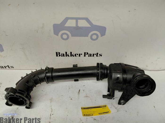 Używane Rezonator powietrza Volvo V60 II (ZW) 2.0 B4 16V Mild Hybrid Geartronic Cena € 40,00 Procedura marży oferowane przez Bakker Parts