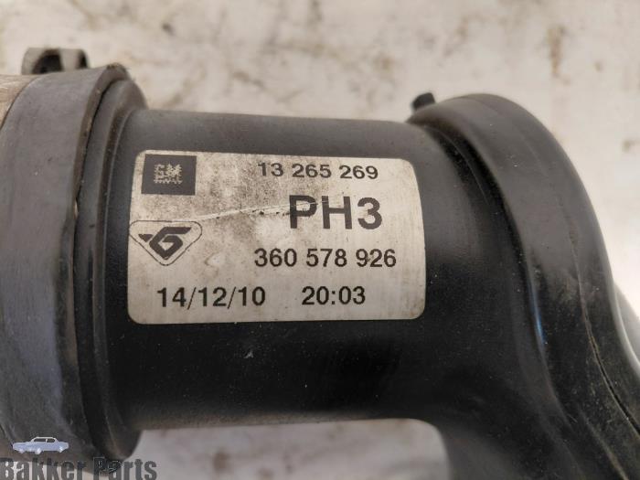 Intercooler Rohr van een Opel Astra J (PC6/PD6/PE6/PF6) 1.4 Turbo 16V 2011