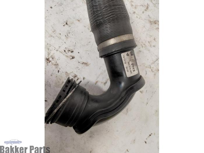 Intercooler Rohr van een Opel Astra J (PC6/PD6/PE6/PF6) 1.4 Turbo 16V 2011