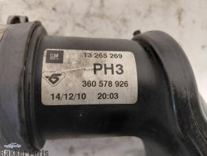 Intercooler Rohr van een Opel Astra J (PC6/PD6/PE6/PF6) 1.4 Turbo 16V 2011