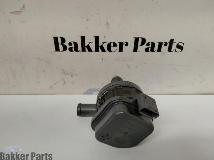 Begagnade Extra vattenpump Volvo V60 II (ZW) 2.0 B4 16V Mild Hybrid Geartronic Pris € 80,00 Marginaltabell erbjuds av Bakker Parts