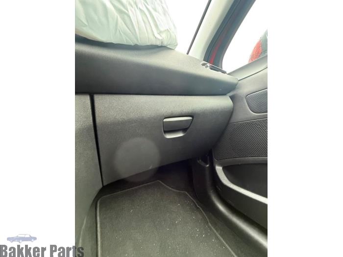 Begagnade Handskfack Peugeot 208 I (CA/CC/CK/CL) 1.2 Vti 12V PureTech 82 Pris € 30,00 Marginaltabell erbjuds av Bakker Parts