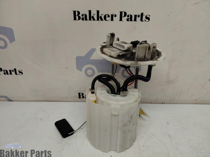 Begagnade Bensinpump Mercedes A (W176) 1.6 A-200 16V Pris € 100,00 Marginaltabell erbjuds av Bakker Parts