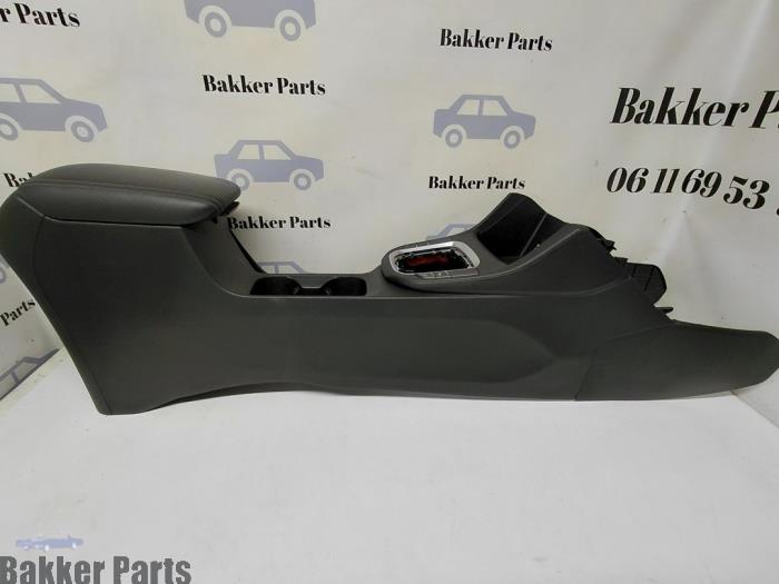 Usagé Console centrale Hyundai i30 (PDEB5/PDEBB/PDEBD/PDEBE) 1.0 T-GDI 12V Prix € 125,00 Règlement à la marge proposé par Bakker Parts