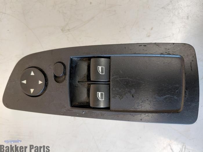 Usados Interruptor de ventanilla eléctrica BMW 1 serie (E87/87N) 116i 1.6 16V Precio € 35,00 Norma de margen ofrecido por Bakker Parts