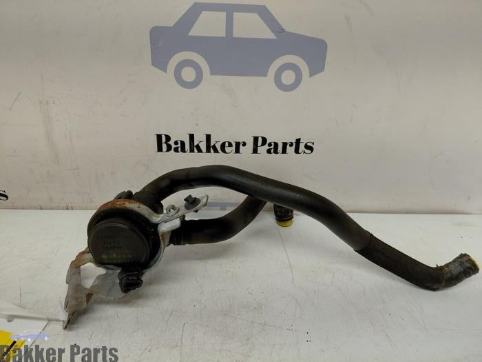 Begagnade Vattenpump Mercedes A (W176) 1.6 A-200 16V Pris € 35,00 Marginaltabell erbjuds av Bakker Parts