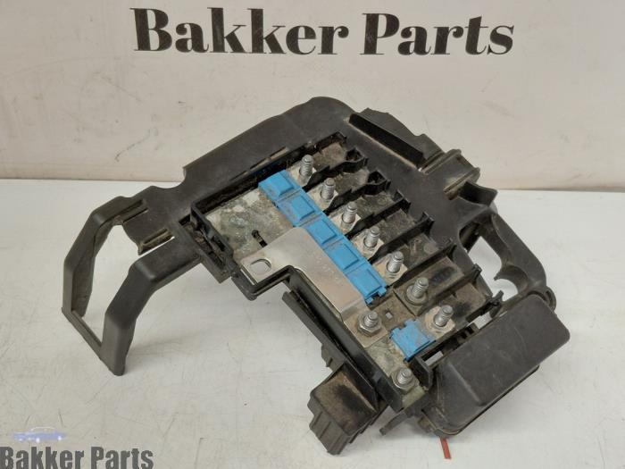 Begagnade Säkringsbox Volkswagen Polo V (6R) 1.2 TDI 12V BlueMotion Pris € 30,00 Marginaltabell erbjuds av Bakker Parts