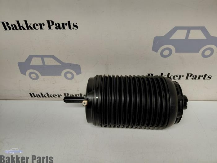 Nya Luftfjäder Porsche Macan Pris € 302,50 Inklusive moms erbjuds av Bakker Parts