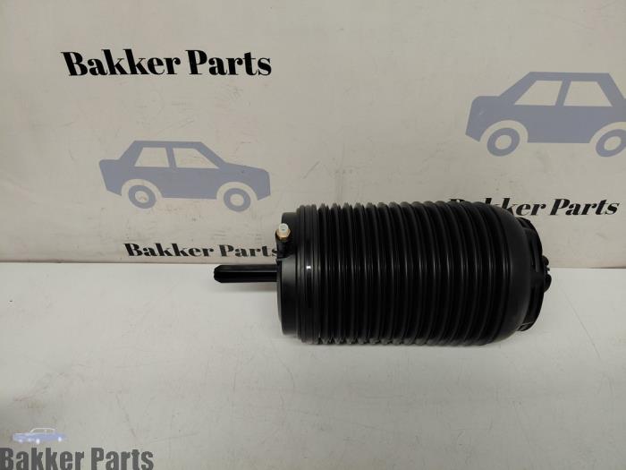Nowe Miech Porsche Macan Cena € 302,50 Z VAT oferowane przez Bakker Parts