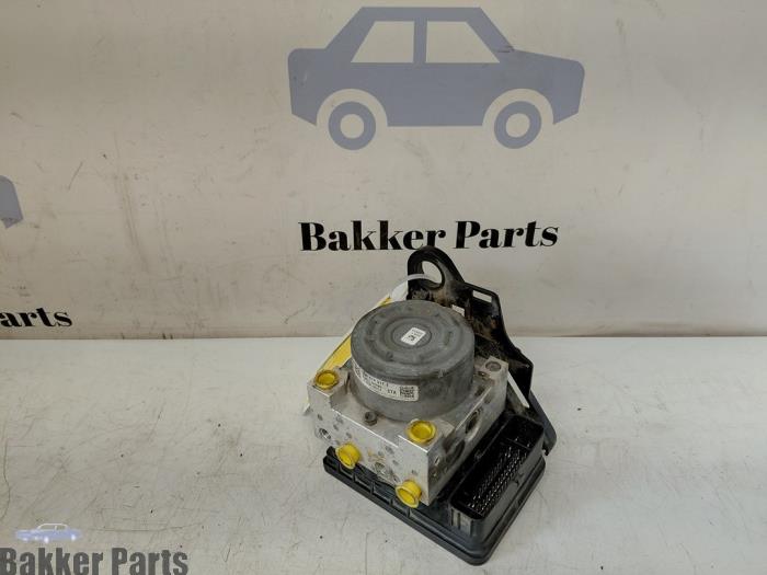 Begagnade ABS-pump Audi A3 Limousine (8VS/8VM) 2.0 TFSI 16V Quattro Pris € 175,00 Marginaltabell erbjuds av Bakker Parts