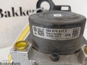 Bloc ABS d'un Audi A3 Limousine (8VS/8VM) 2.0 TFSI 16V Quattro 2013