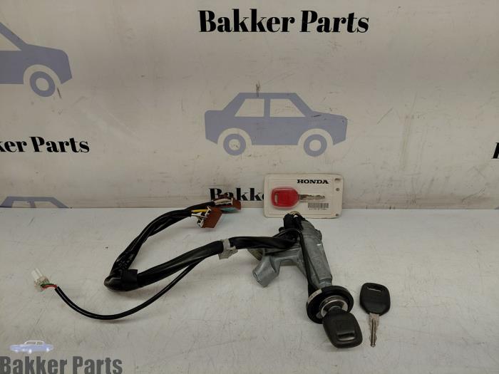 Używane Stacyjka + Kluczyk Honda Civic Aerodeck (MB/MC) 1.5i VTEC-E II 16V Cena € 50,00 Procedura marży oferowane przez Bakker Parts