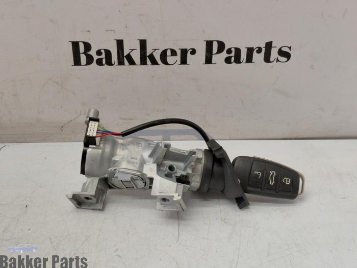 Używane Stacyjka + Kluczyk Audi A3 (8V1/8VK) 1.4 TFSI 16V Cena € 50,00 Procedura marży oferowane przez Bakker Parts