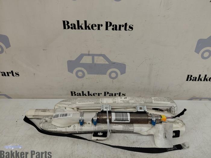 Używane Kurtyna prawa Mercedes E Estate (S212) E-250 CGI 16V BlueEfficiency Cena € 60,00 Procedura marży oferowane przez Bakker Parts