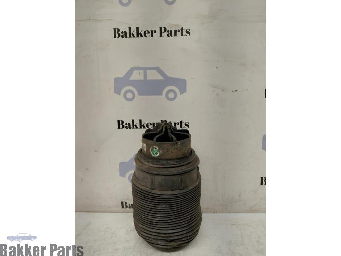 Begagnade Luftfjäder Mercedes E Estate (S212) E-250 CGI 16V BlueEfficiency Pris € 99,00 Marginaltabell erbjuds av Bakker Parts