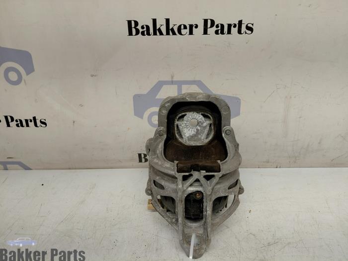 Used Engine mount Audi A4 Allroad Quattro (B9) 3.0 TDI V6 24V Price € 100,00 Margin scheme offered by Bakker Parts