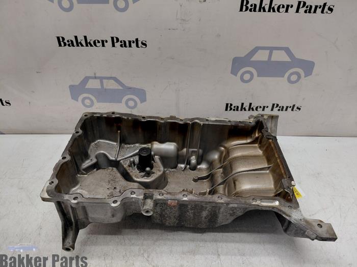 Usagé Couvercle carter Mercedes A (W176) 1.6 A-200 16V Prix € 230,00 Règlement à la marge proposé par Bakker Parts
