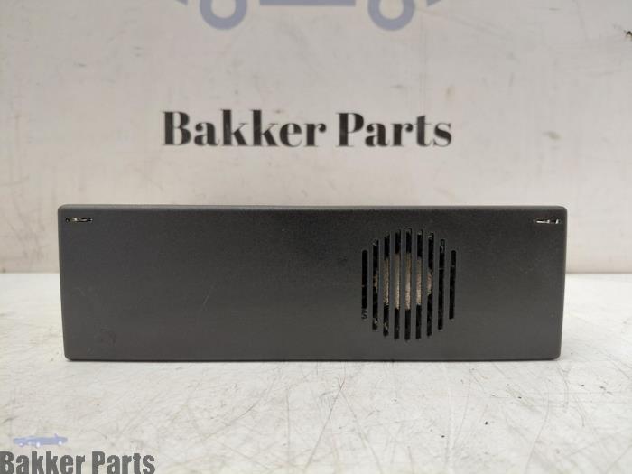 Używane Tuner TV Audi S4 Avant (B7) S4 4.2 V8 40V Cena € 90,00 Procedura marży oferowane przez Bakker Parts