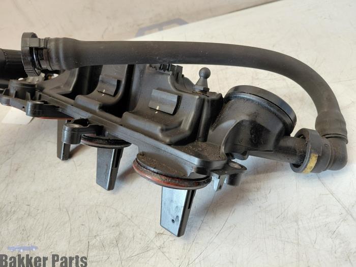 Ventildeckel van een Land Rover Range Rover Evoque (LVJ/LVS) 2.2 eD4 16V 5-drs. 2012