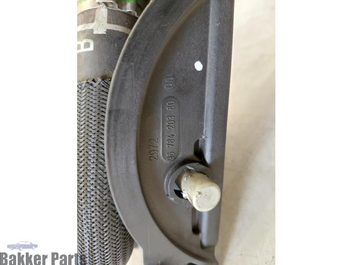 Ventildeckel van een Land Rover Range Rover Evoque (LVJ/LVS) 2.2 eD4 16V 5-drs. 2012
