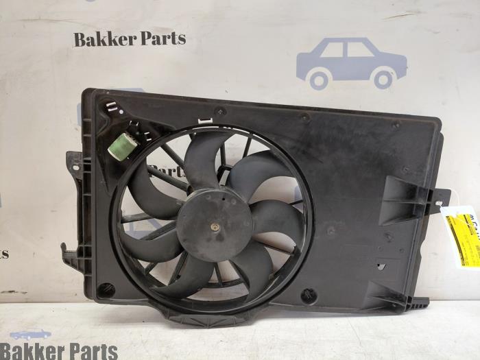 Używane Wentylator Opel Meriva (A) 1.4 16V Twinport Cena € 50,00 Procedura marży oferowane przez Bakker Parts