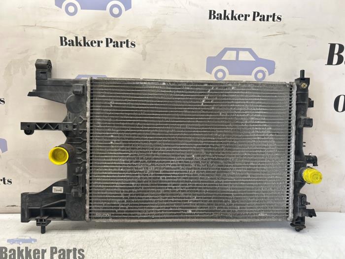 Usagé Radiateur Chevrolet Cruze (300) 1.8 16V VVT Prix € 45,00 Règlement à la marge proposé par Bakker Parts