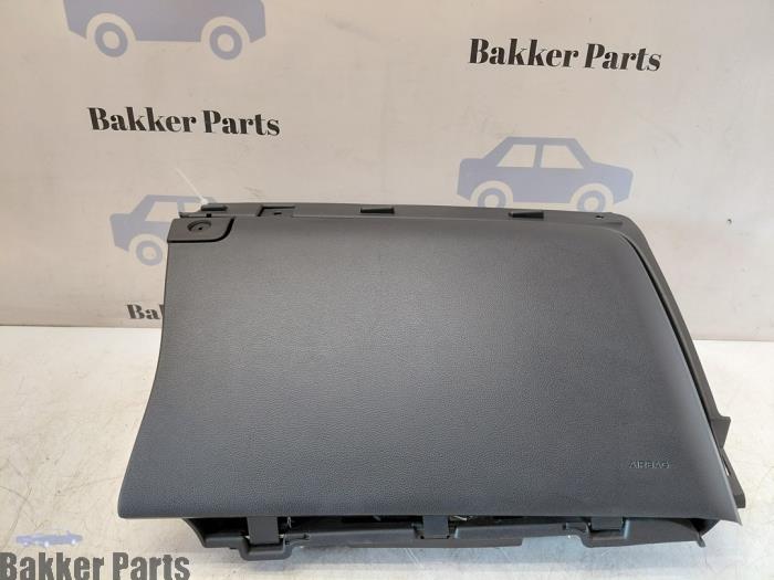 Begagnade Handskfack Ford Usa Mustang VI Fastback 2.3 EcoBoost 16V Pris på förfrågan erbjuds av Bakker Parts