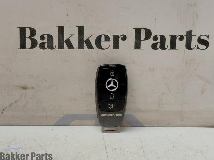 Używane Klucz Mercedes CLA (118.3) 2.0 CLA-45 S AMG Turbo 16V 4-Matic+ Cena € 125,00 Procedura marży oferowane przez Bakker Parts