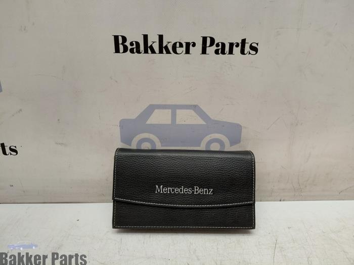 Używane Instrukcja Mercedes CLA (118.3) 2.0 CLA-45 S AMG Turbo 16V 4-Matic+ Cena € 35,00 Procedura marży oferowane przez Bakker Parts