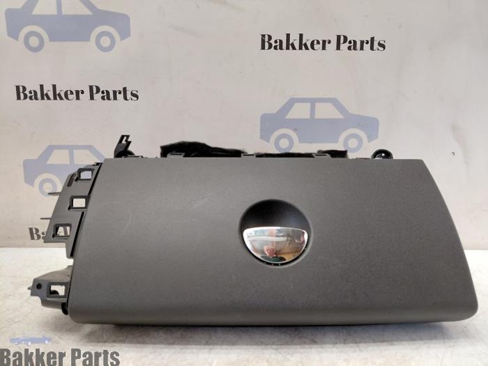 Begagnade Handskfack Mini Countryman (R60) 2.0 Cooper SD 16V Pris € 50,00 Marginaltabell erbjuds av Bakker Parts