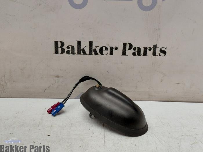 Używane Antena Mini Countryman (R60) 2.0 Cooper SD 16V Cena € 75,00 Procedura marży oferowane przez Bakker Parts